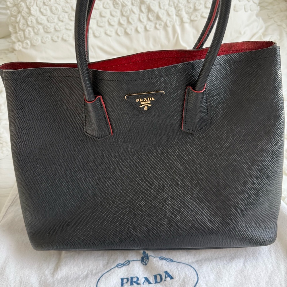 Prada Saffiano Double Large Tote in Black and Red. - Picture 2 of 16